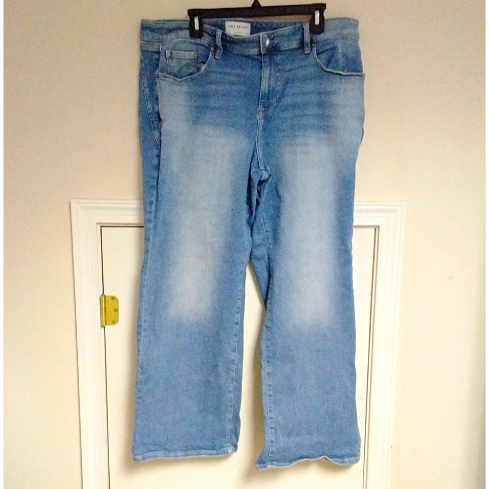 Lane Bryant Women's Light Wash Blue Denim Flared Jeans Plus Size 18 5-Pocket